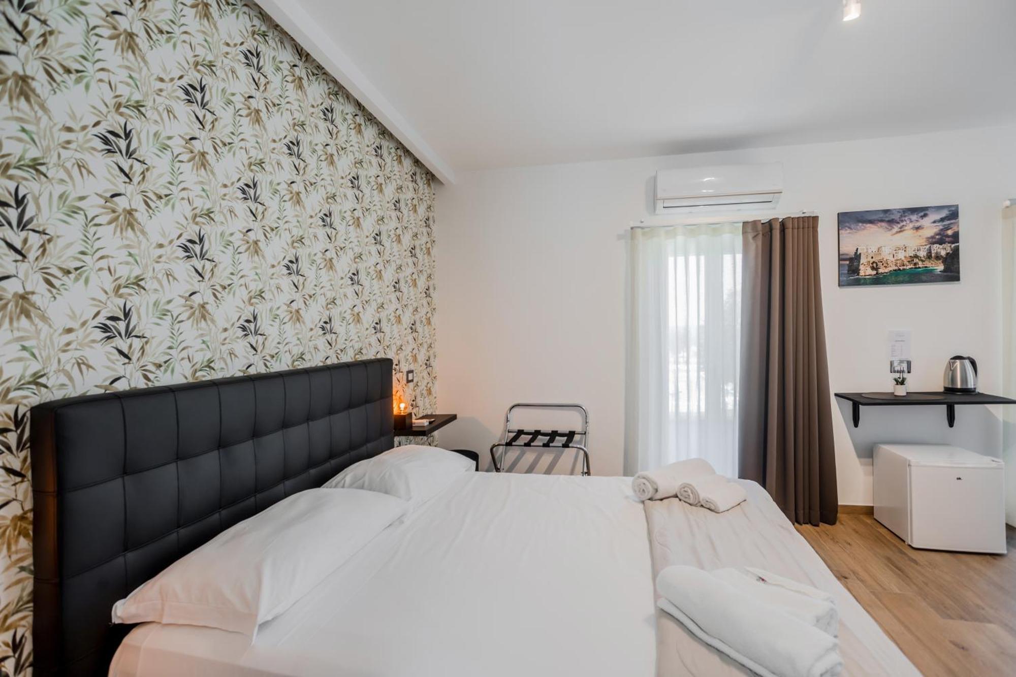 Pietramare Luxury Suites Барі Екстер'єр фото