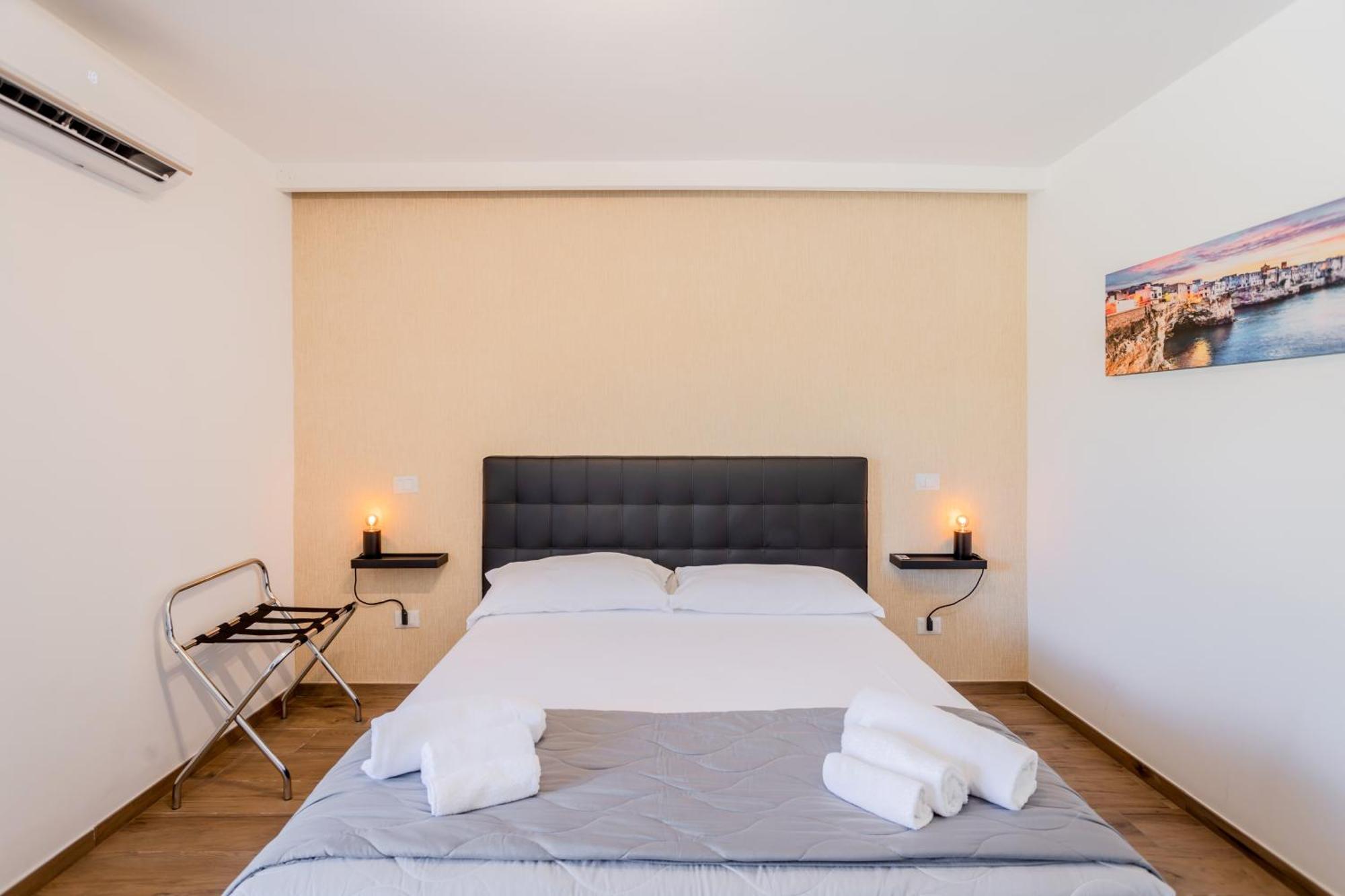 Pietramare Luxury Suites Барі Екстер'єр фото