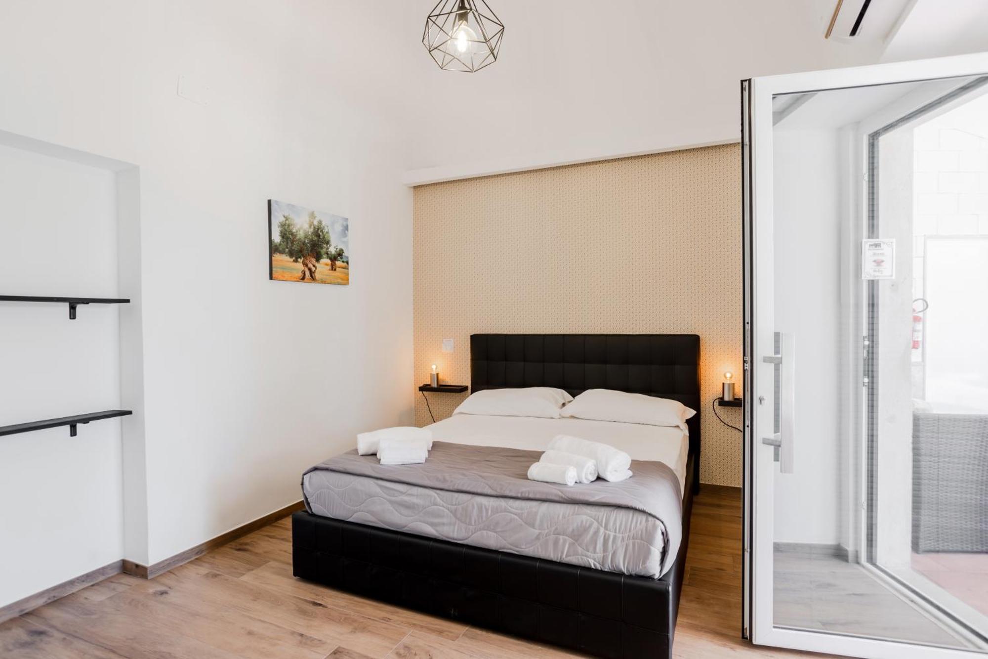 Pietramare Luxury Suites Барі Екстер'єр фото