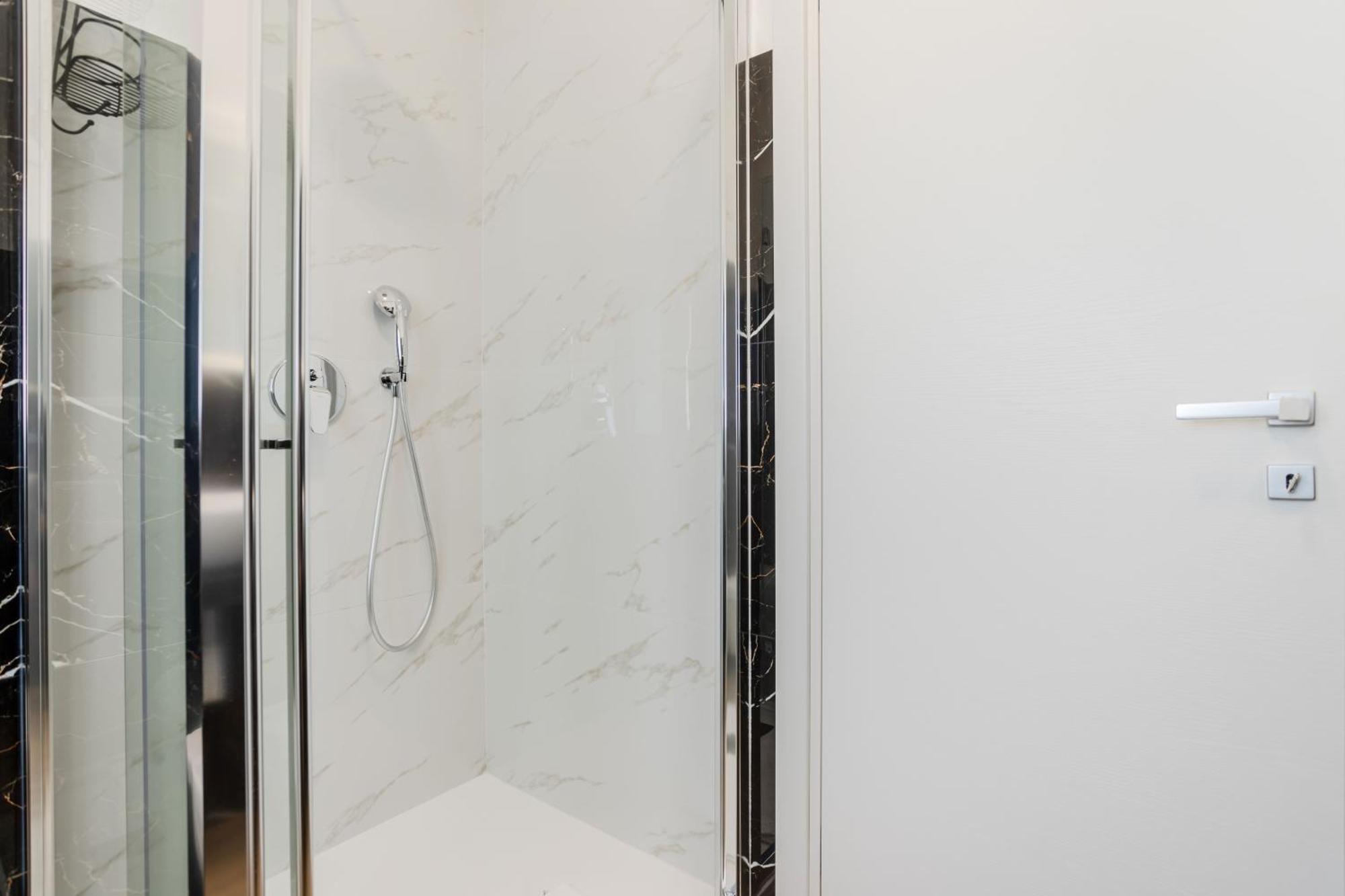 Pietramare Luxury Suites Барі Екстер'єр фото