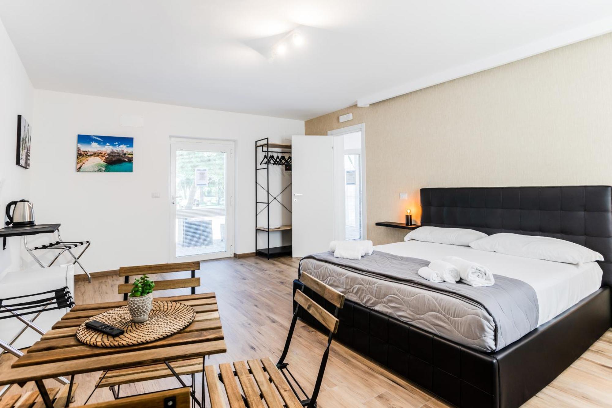 Pietramare Luxury Suites Барі Екстер'єр фото