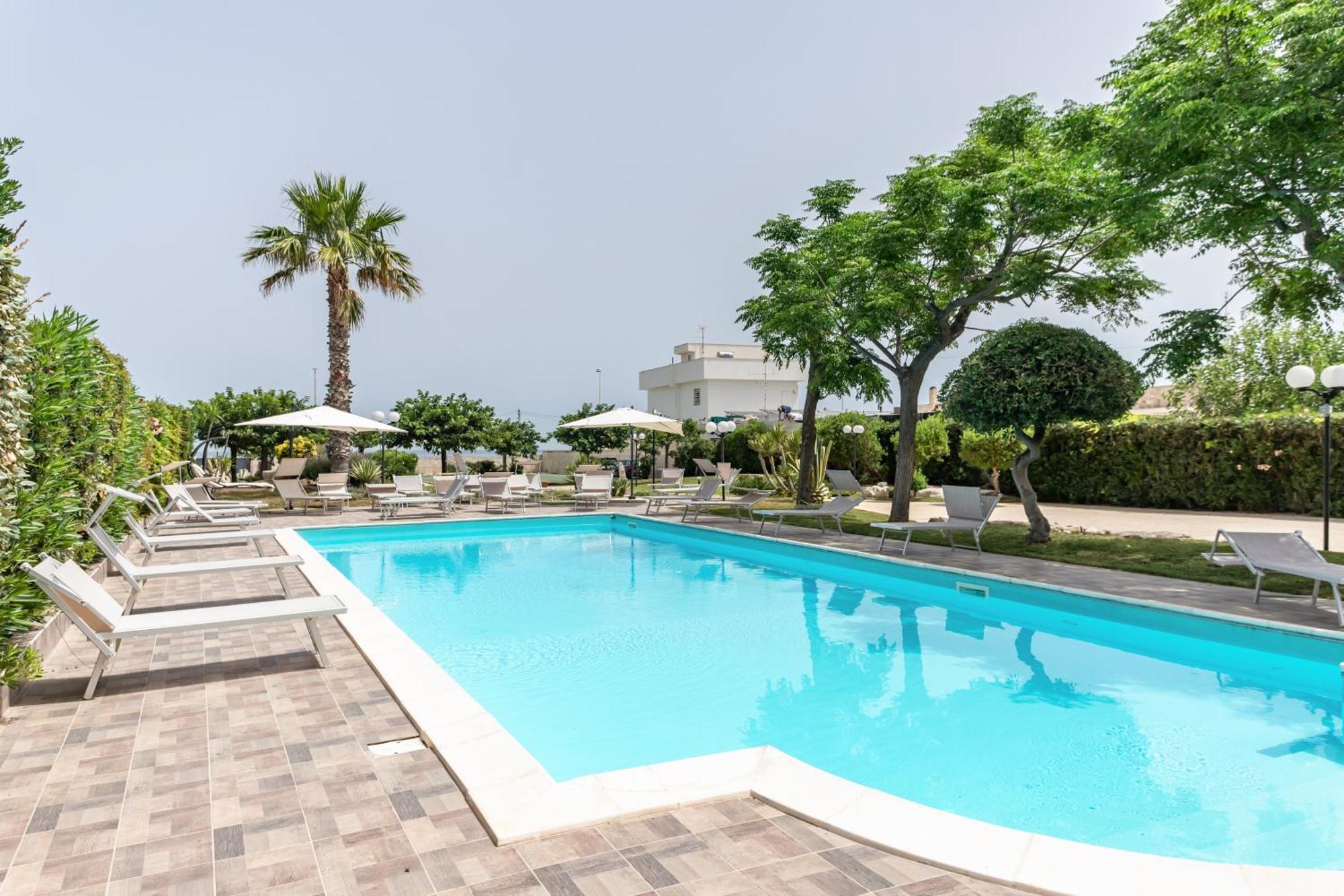 Pietramare Luxury Suites Барі Екстер'єр фото