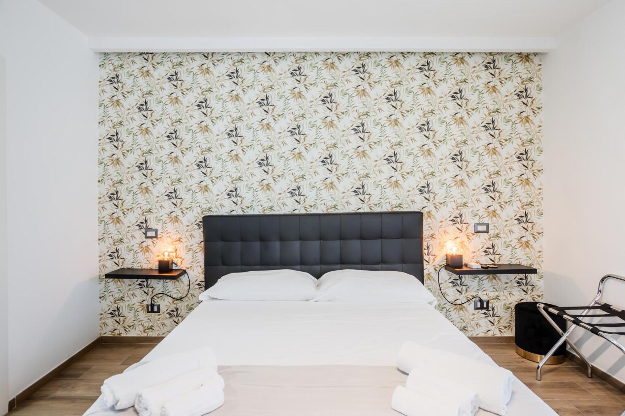 Pietramare Luxury Suites Барі Екстер'єр фото