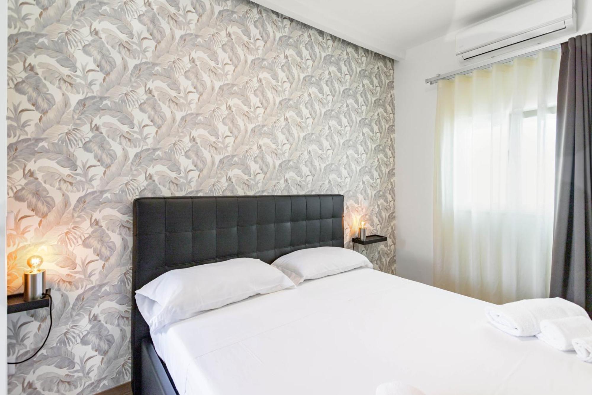 Pietramare Luxury Suites Барі Екстер'єр фото