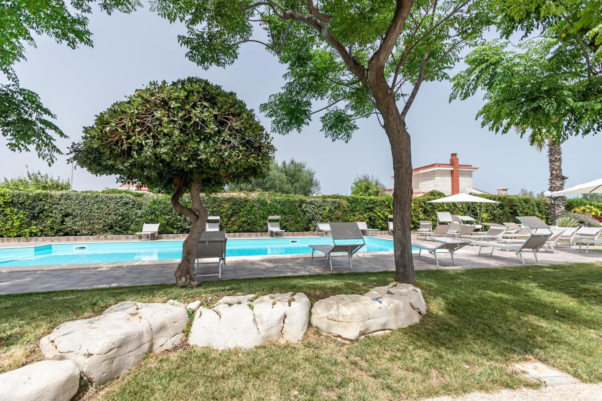 Pietramare Luxury Suites Барі Екстер'єр фото